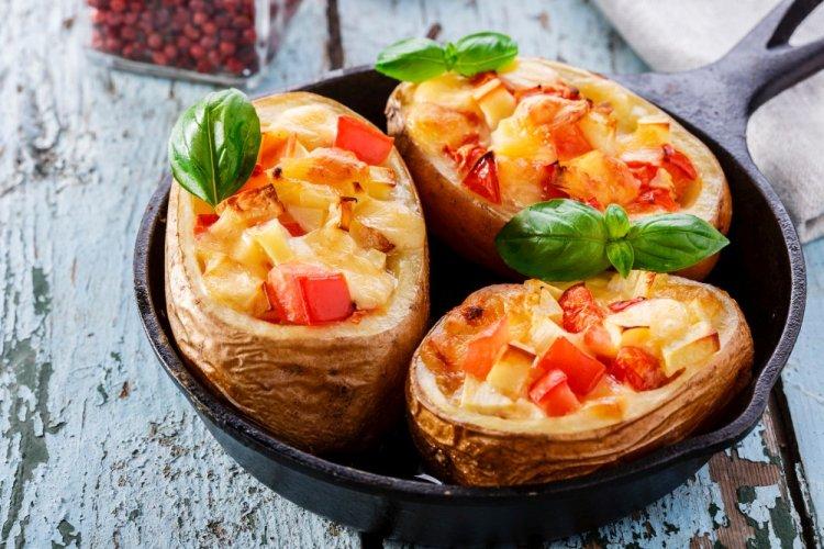 Air Fryer Baked Potato with Tomatoes