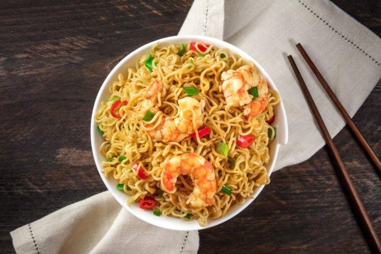 Instant Noodles with Shrimp and Garlic