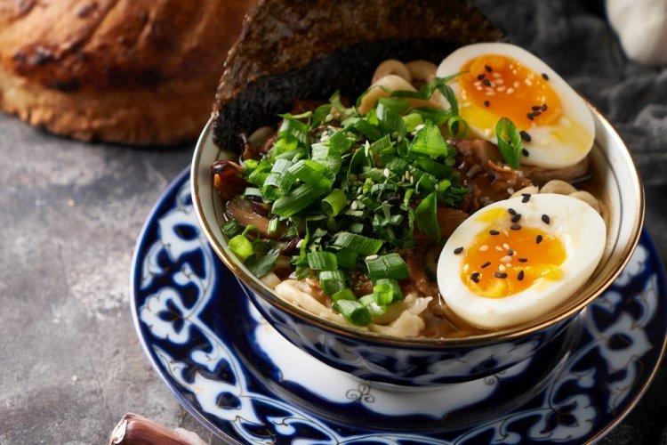 Ramen with Chicken and Instant Noodles