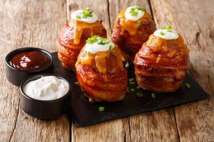 Patatas con bacon y suluguni en freidora de aire