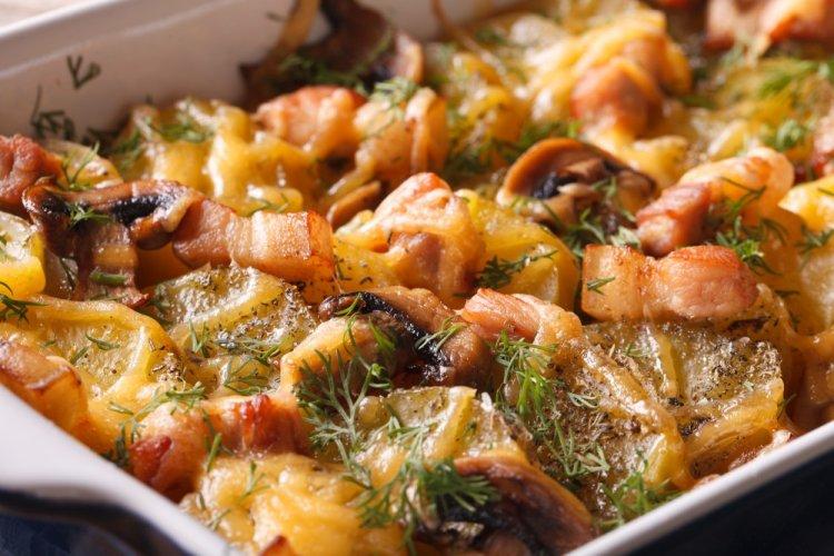 Patatas con bacon y champiñones en freidora de aire