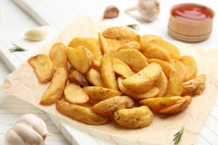 Idaho Potatoes with Garlic in an Air Fryer
