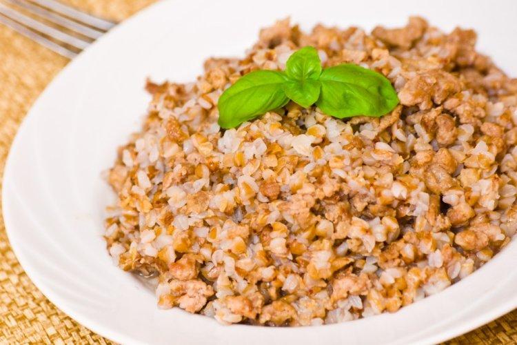 Buckwheat with Minced Meat in an Air Fryer