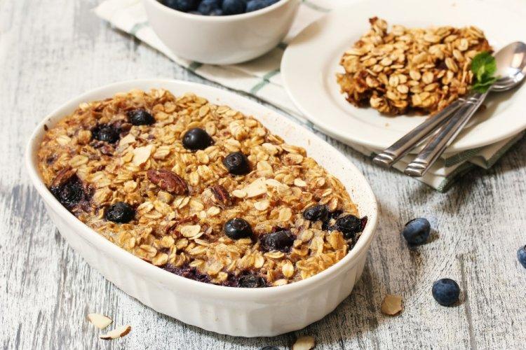 Quick Baked Oatmeal with Berries