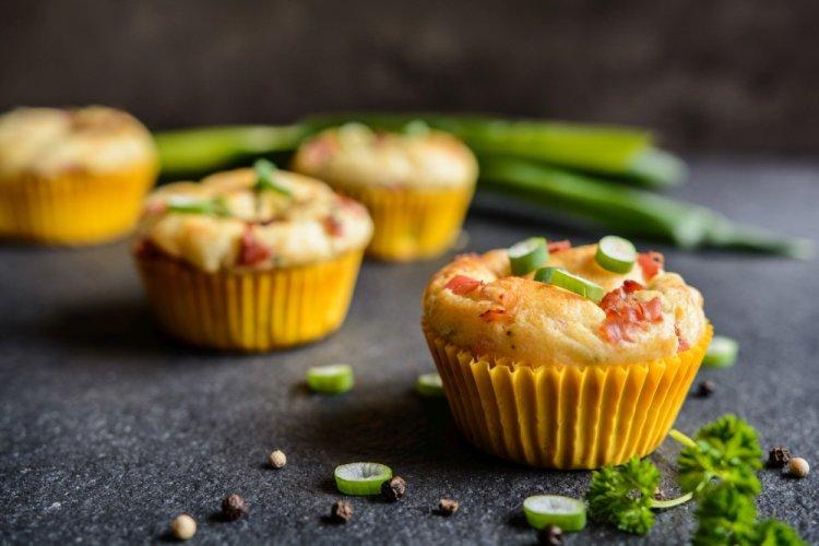 Muffins with Cheese and Ham
