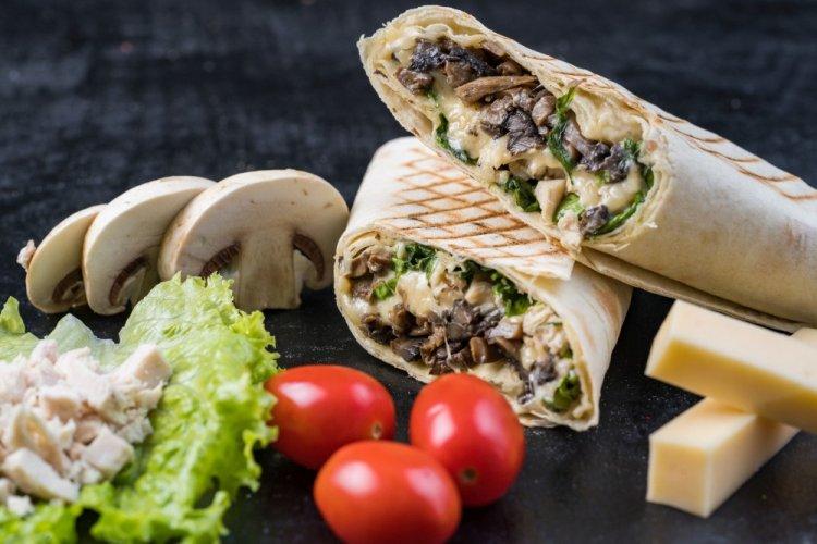 Lavash with Chicken and Mushrooms