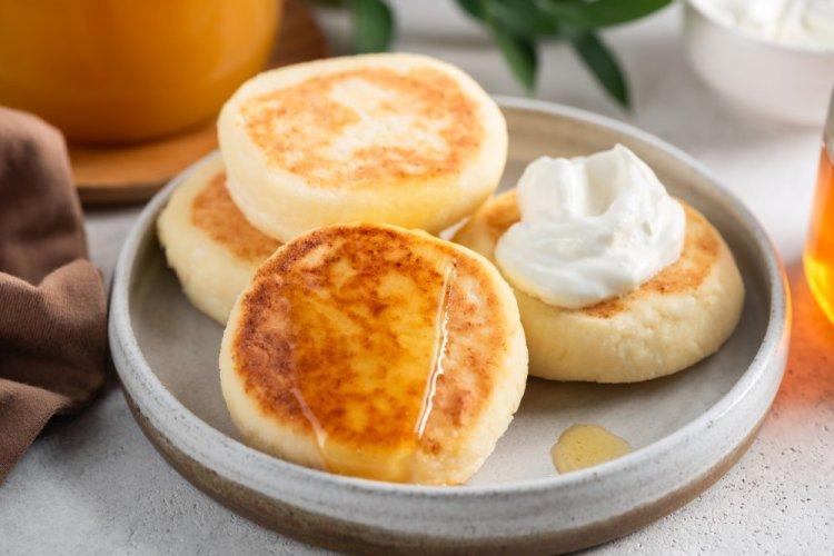 Syrniki (Cottage Cheese Pancakes) with Rice Flour
