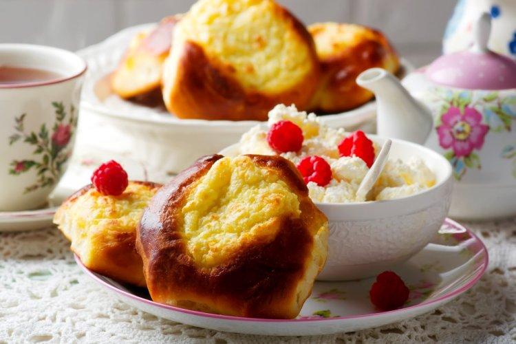 Almond Dough Vatroushka with Cottage Cheese for Diabetics