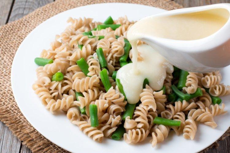 Béchamel Sauce for Pasta