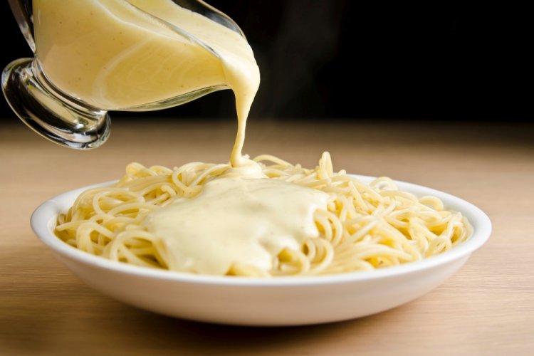 Creamy Garlic and Cheese Sauce