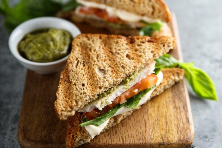 Chicken and Pesto Sauce Sandwich