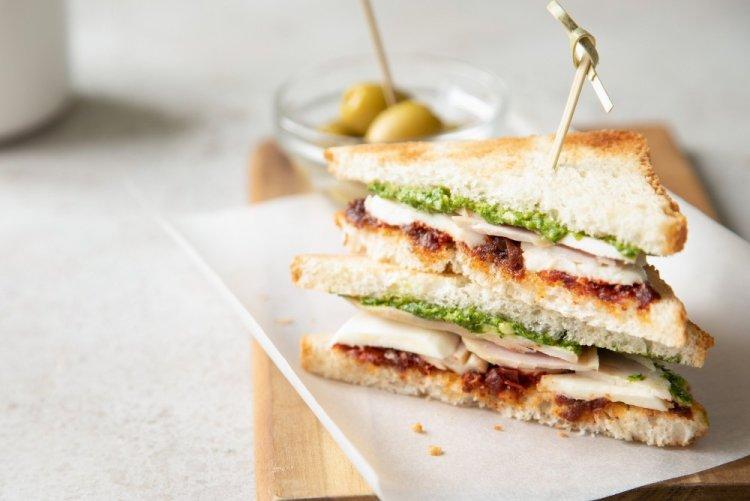 Chicken and Sun-Dried Tomato Sandwich