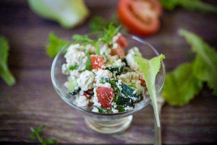 Cottage Cheese and Arugula Salad