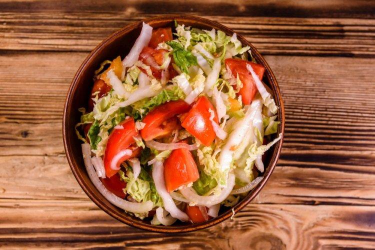 Young Cabbage and Cottage Cheese Salad
