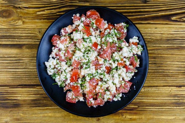 Cottage Cheese, Tomato, and Herb Salad