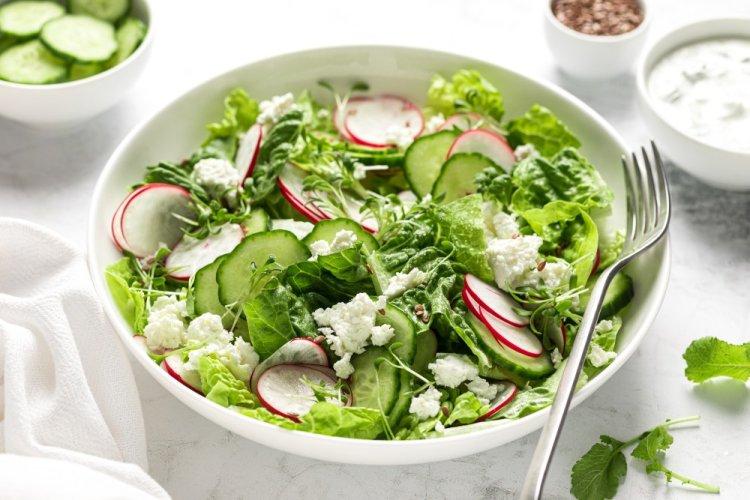 Radish, Spinach, and Cottage Cheese Salad