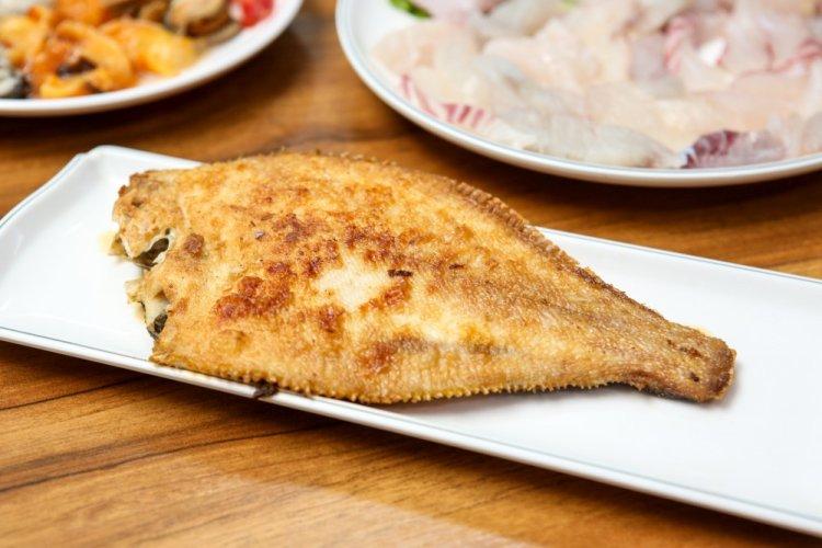 Flounder with Yogurt and Spices in the Air Fryer