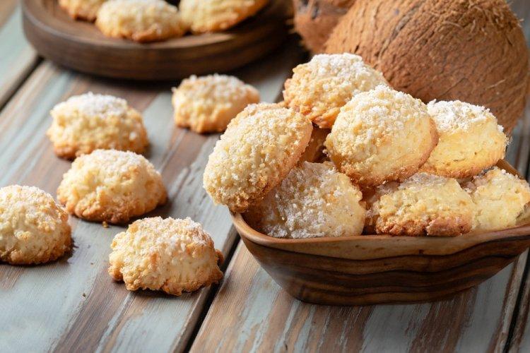 Shortbread Cookies with Coconut Flakes
