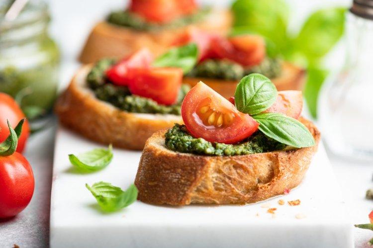 10 Pesto Bruschetta Recipes You Can't Resist