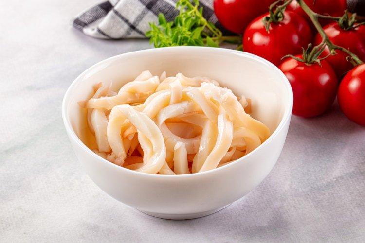 Calamares marinados con cebolla