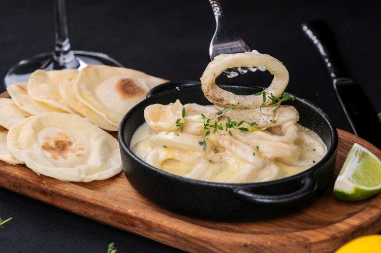 Squid in Cream Sauce with Processed Cheese