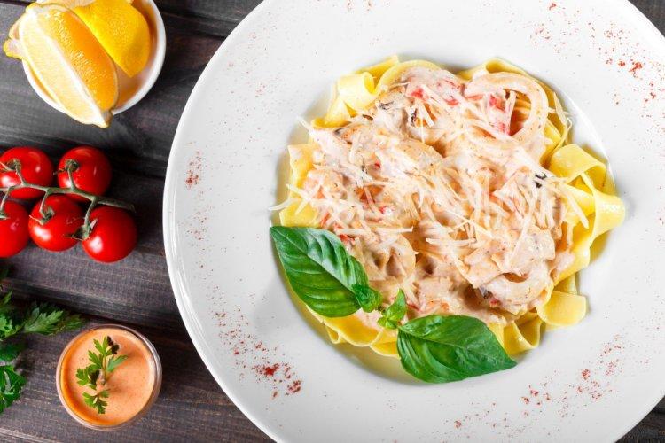 Squid with Vegetables in Cream Sauce