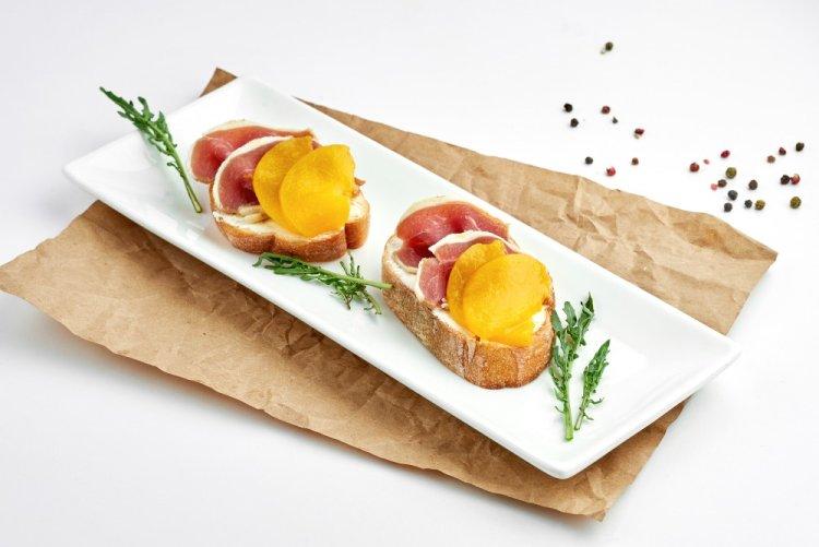 Jamón and Persimmon Bruschetta