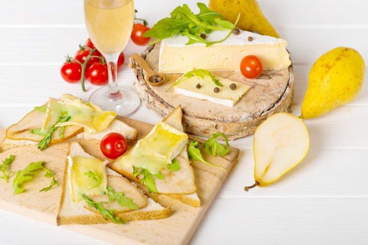 Jamón and Camembert Bruschetta