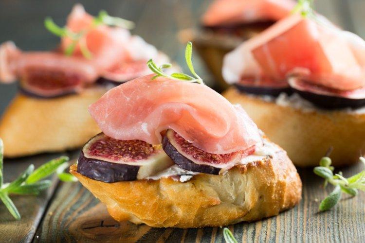 Jamón, Fig, and Ricotta Bruschetta