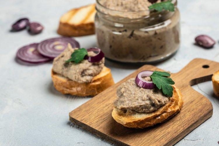 Bruschetta de berenjenas asadas y tahini