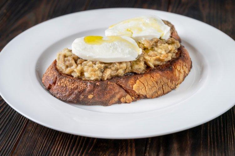 Bruschettas de berenjenas asadas y miel