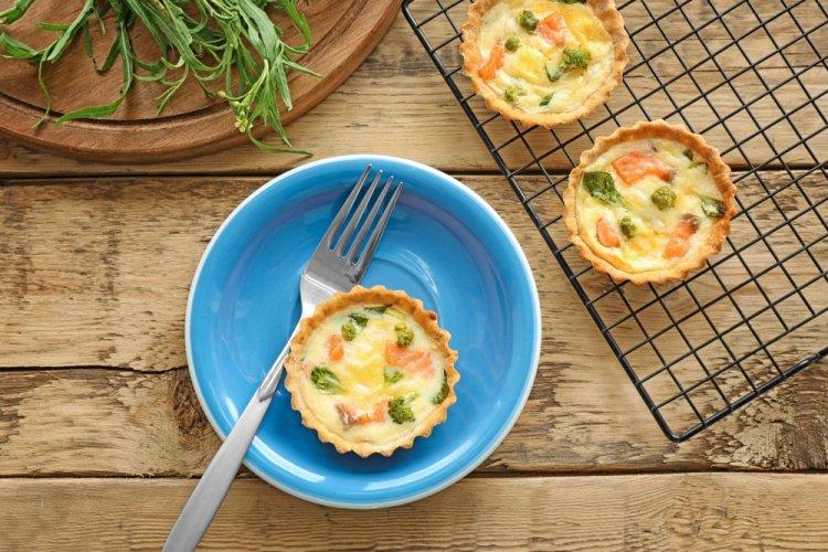 Salmon and Spinach Tartlets in an Air Fryer