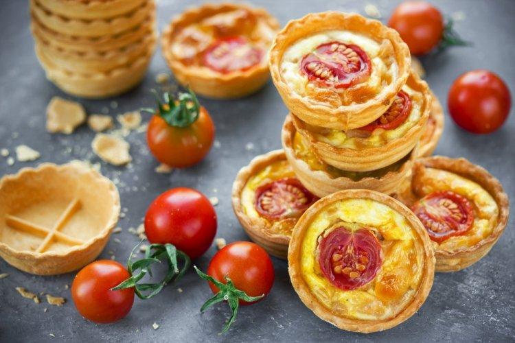 Baked Tuna and Tomato Tartlets in an Air Fryer