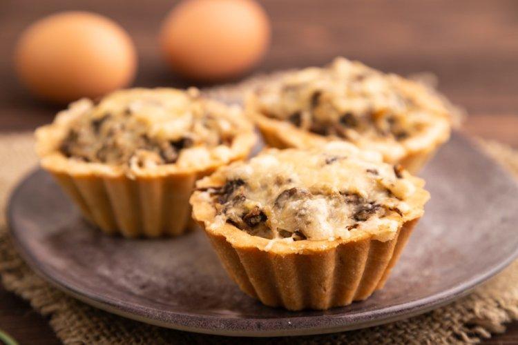 Minced Meat and Bell Pepper Tartlets in an Air Fryer