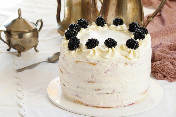 Sour Cream Frosting for Milk Girl Cake
