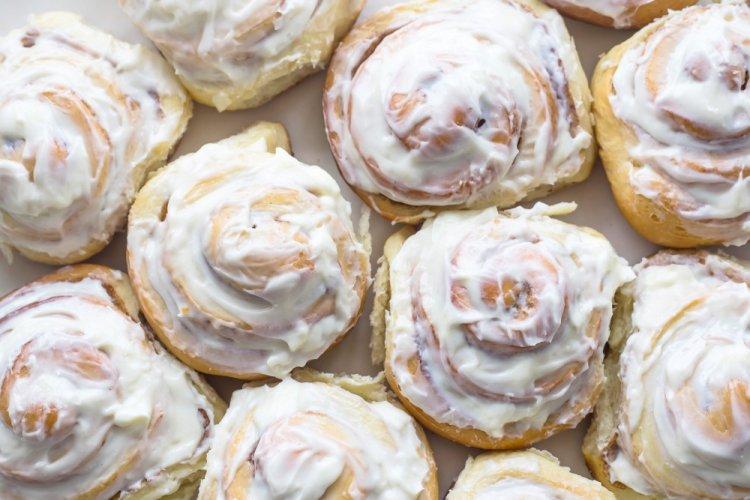 Sour Cream Frosting for Cinnamon Rolls