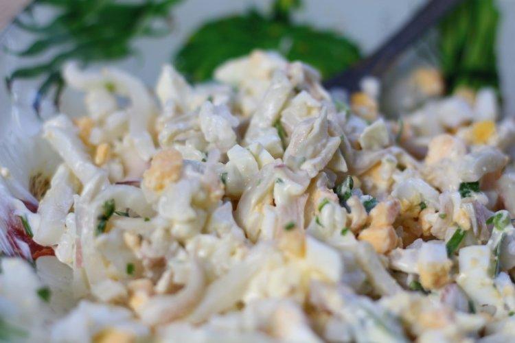 Spinach, Egg, and Squid Salad