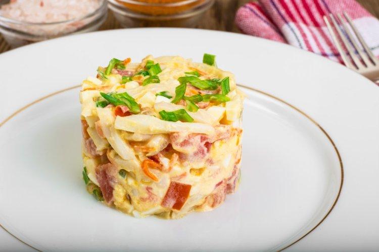 Squid, Egg, and Tomato Salad