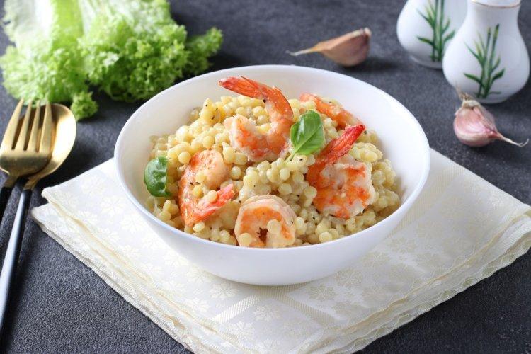 Ptitim with Shrimp in Cream Sauce