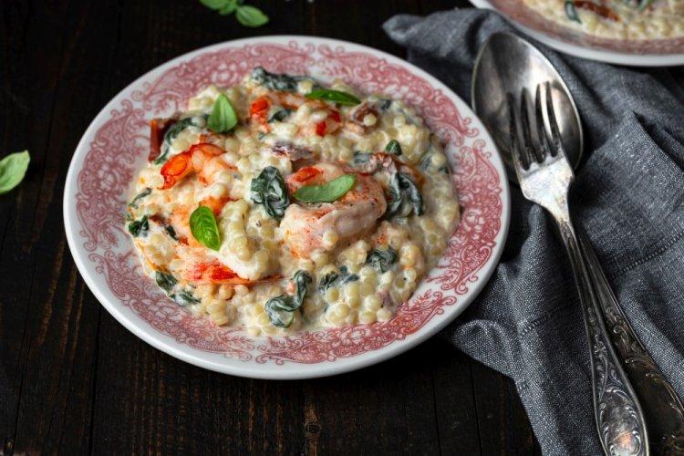 Ptitim with Spinach and Shrimp