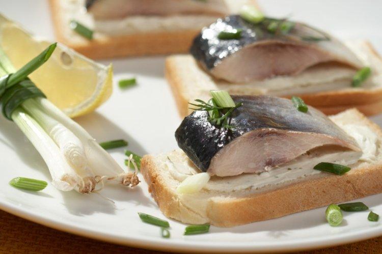 Bruschetta with Cream Cheese and Herring