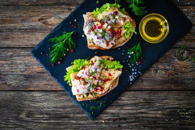 Bruschetta with Apple and Herring