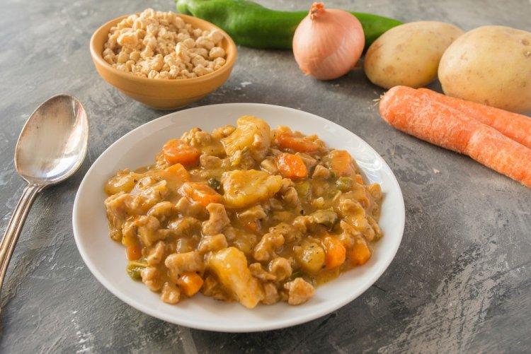 Patatas estofadas con carne de soja