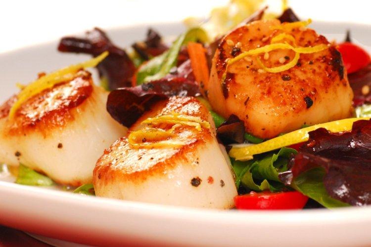 Scallop Salad with Pear and Brie Cheese
