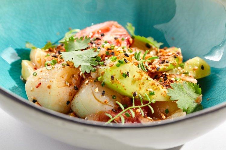 Scallop Salad with Tomatoes and Olives