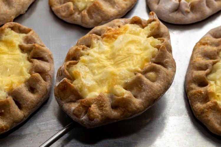 Kalitki de Carelia con patata