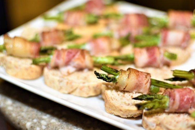 Bruschetta with Bacon and Grilled Asparagus