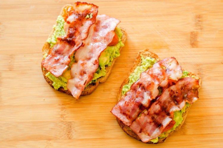 Bruschetta with Bacon and Green Pea Puree