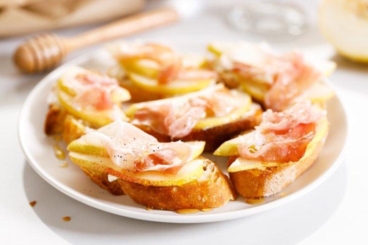 Bruschetta with Bacon and Pear