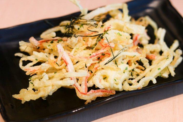 Crujientes de surimi con ajo y eneldo en freidora de aire